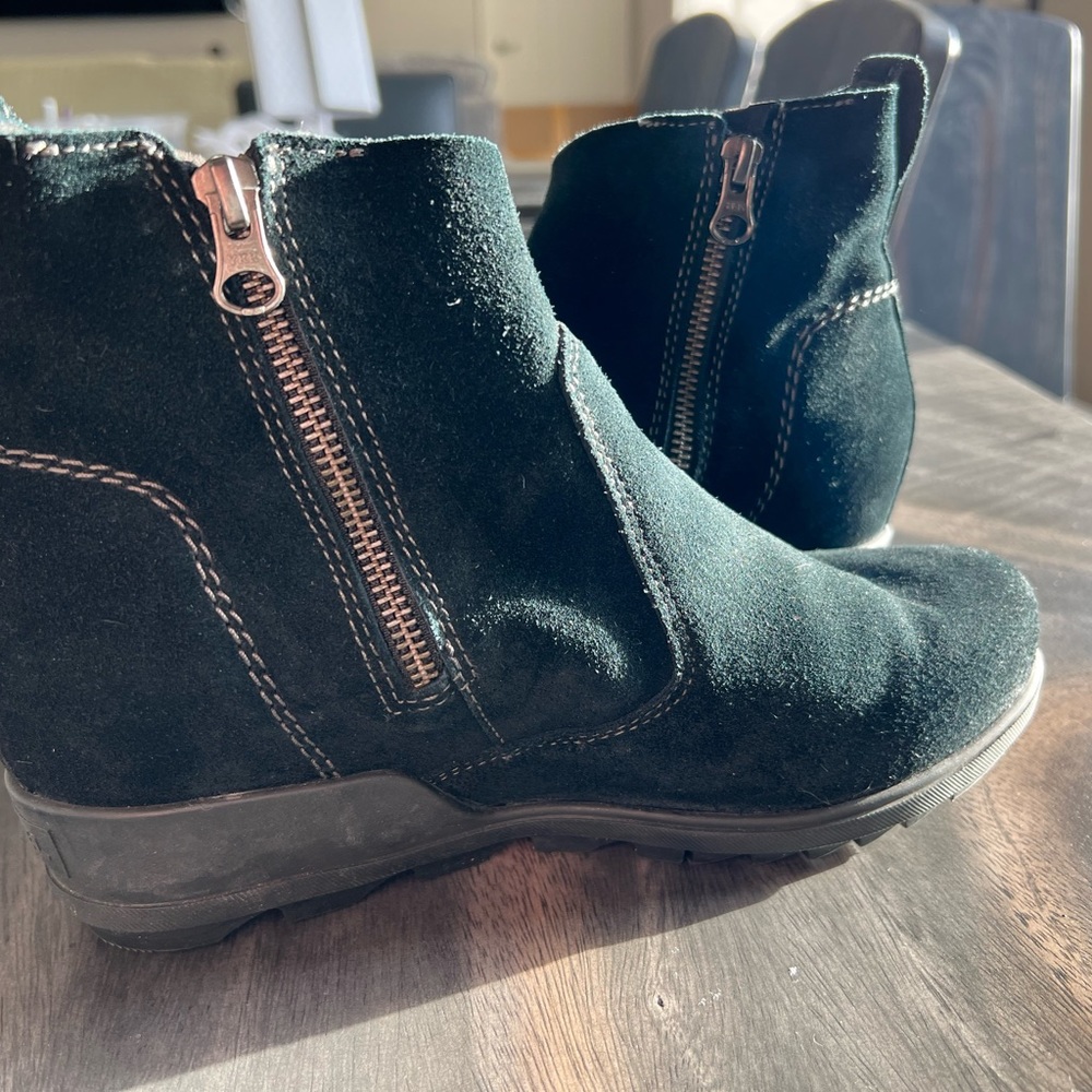 EUC Sorel 8.5M Black Suede Platform Lug-Soled Ankle Boot
